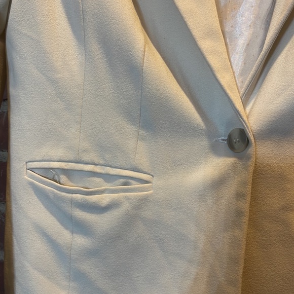 Blazer - Picture 3 of 3